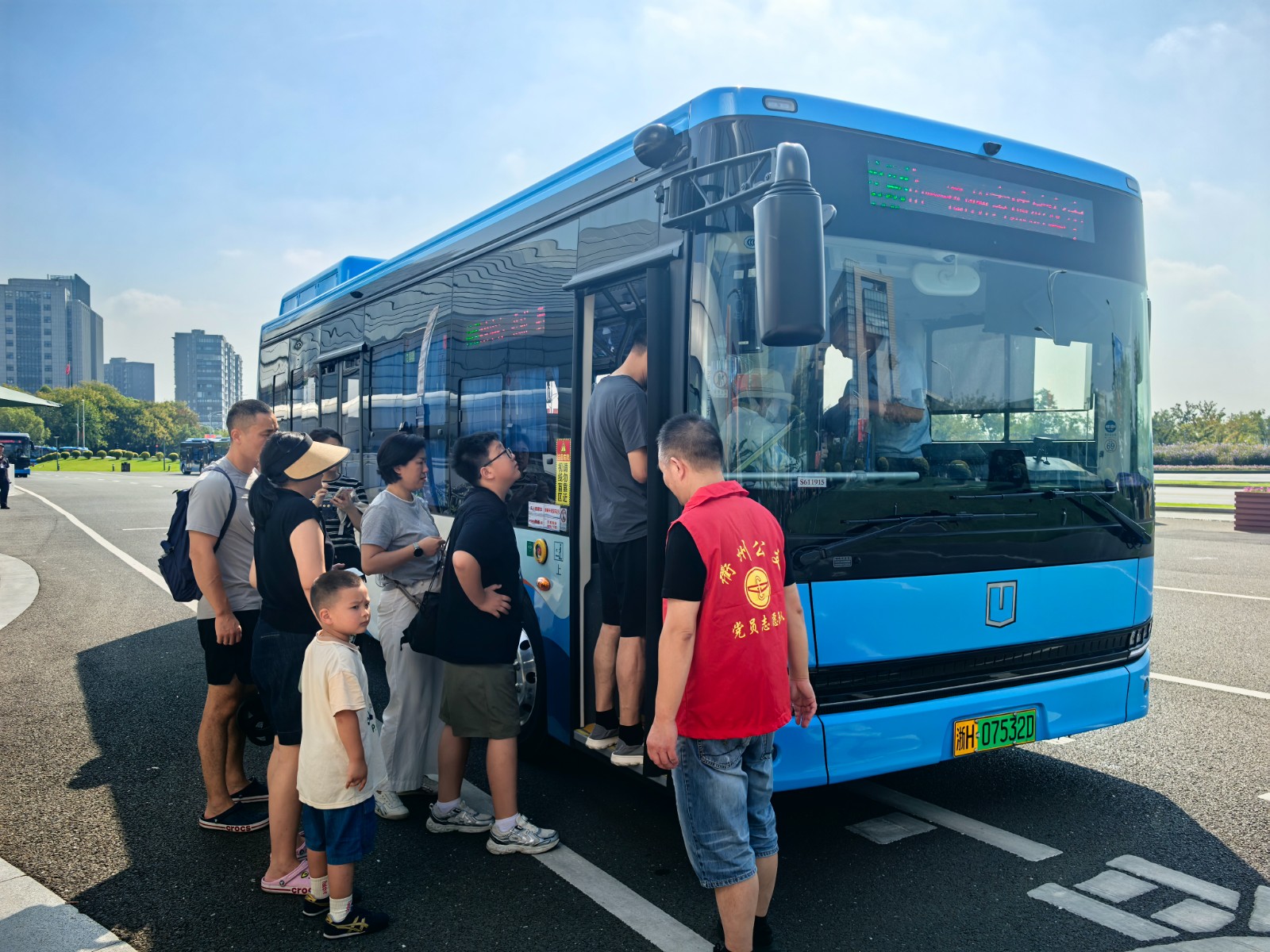 堅(jiān)守顯擔(dān)當(dāng)丨衢通集團(tuán)圓滿(mǎn)完成“雙節(jié)”假期服務(wù)保障工作